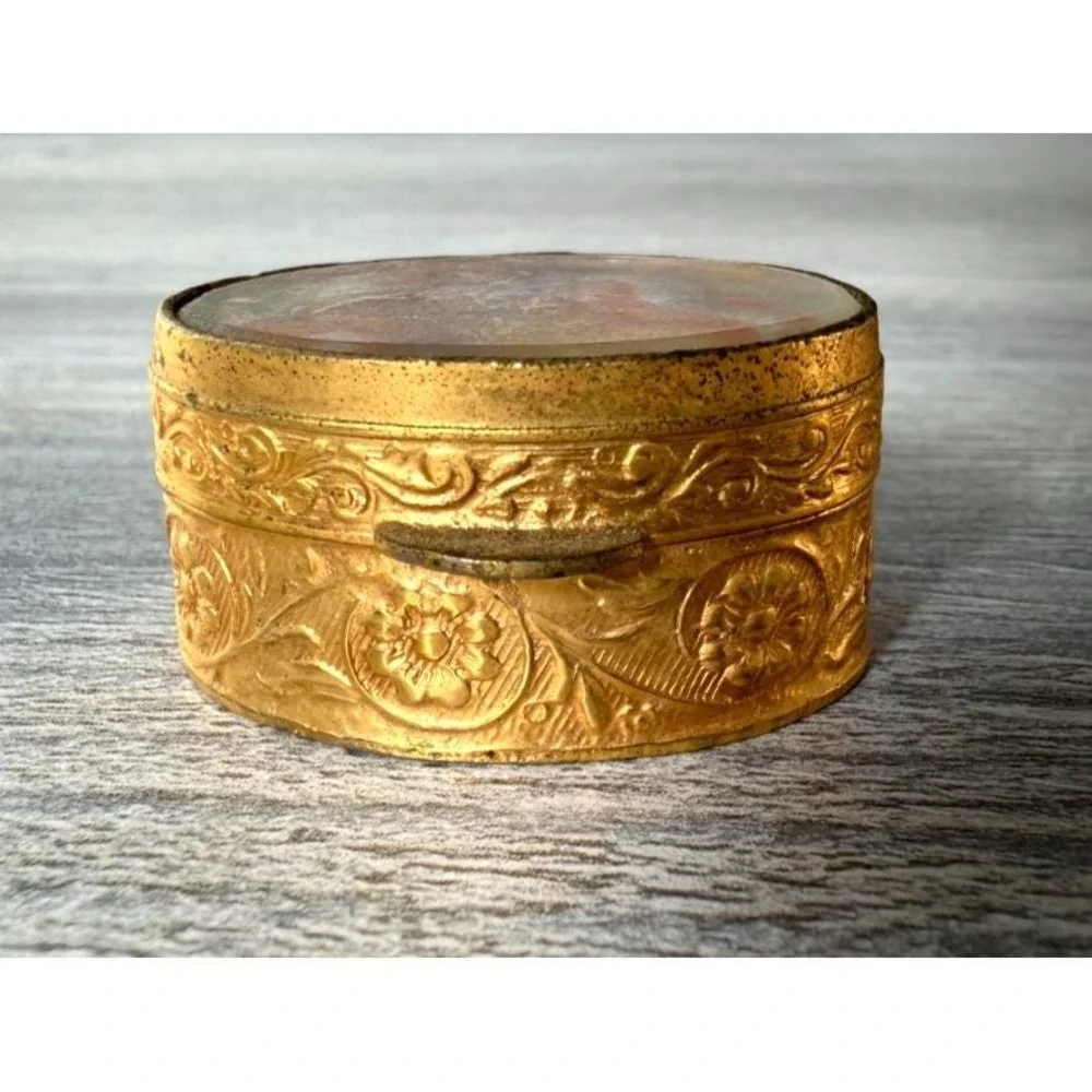 Vtg Pill Trinket Box Gold Gilt Metal Oval Hinged Lid Painting Under Glass Italy